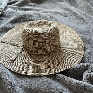 Floppy hat